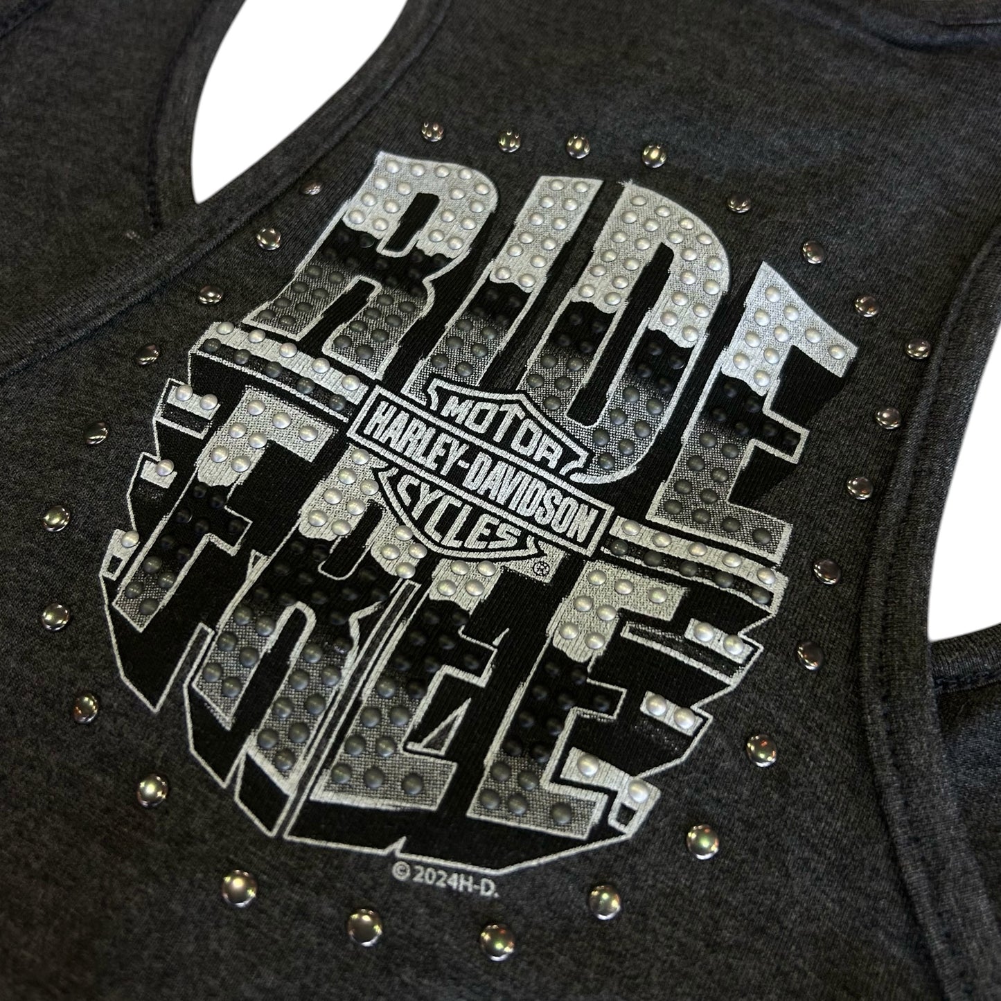 RIDE FREE V-NECK