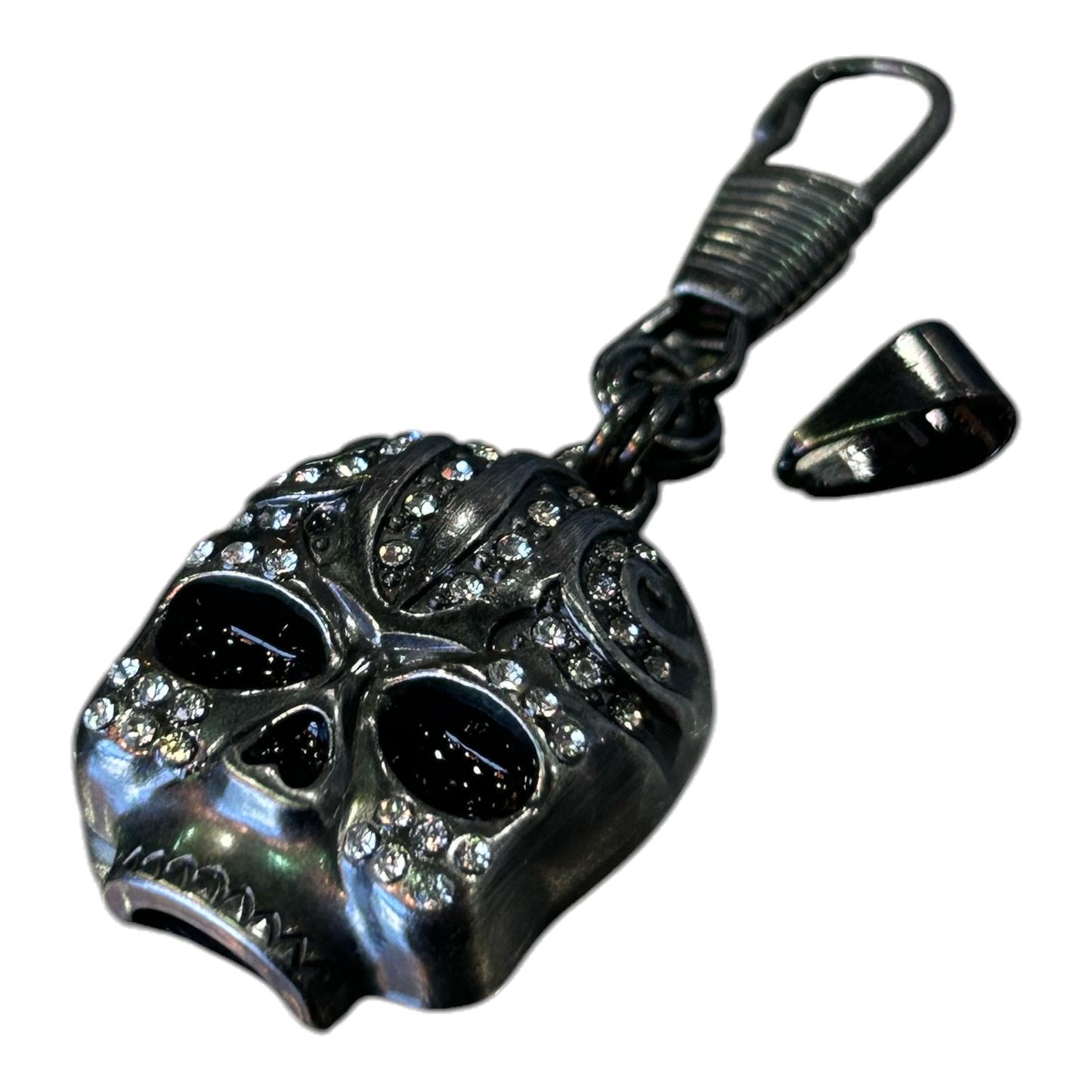 ZIPPER PULL TRIBAL SKULL W/CLEAR STONES