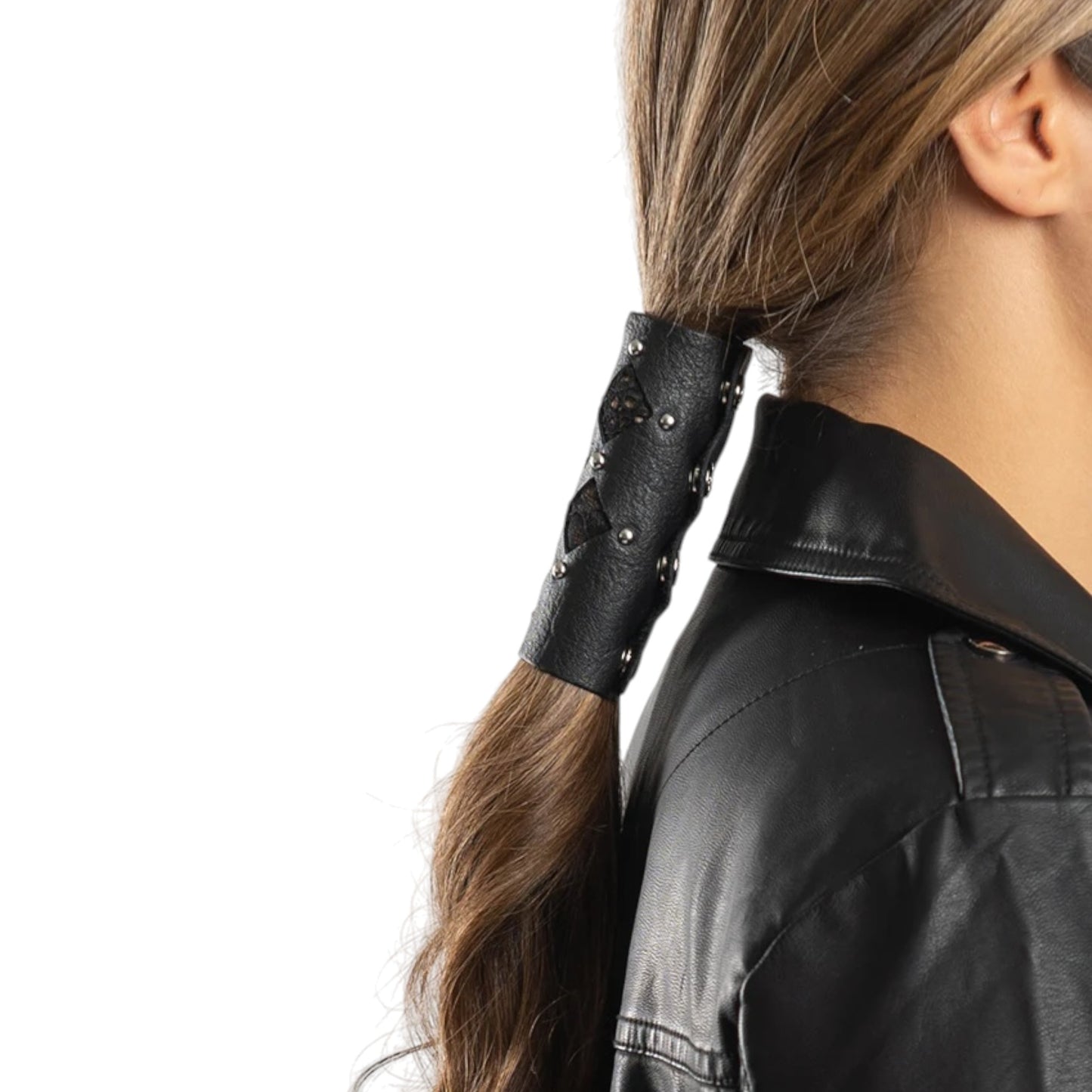 4'' LEATHER DIAMOND CUTOUT W/LACE SILVER RIVETS